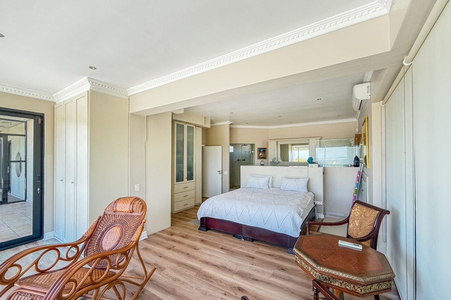 5 Bedroom Property for Sale in Plattekloof Western Cape